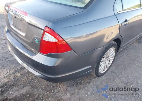 2011 Ford Fusion Hybrid z USA, uszkodzony, nr VIN 3FADP0L39BR123811